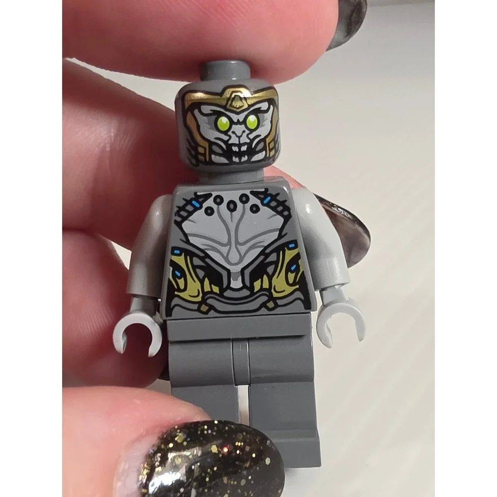 LEGO‎ Minifigure Standard Gray Excellent sh505 Outrider Extended Gold Face